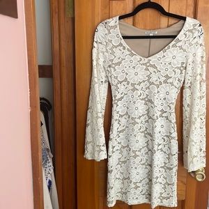 White lace long sleeve bodycon dress